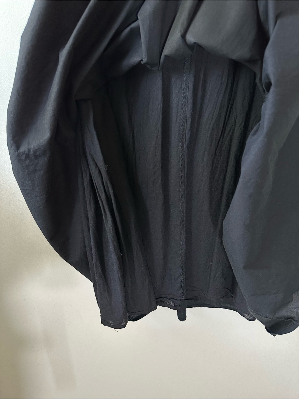 Petal & Pup Naura Black Shirred Tiered Midi Dress Smocked Puff-Sleeve Size 8 - Picture 7 of 10